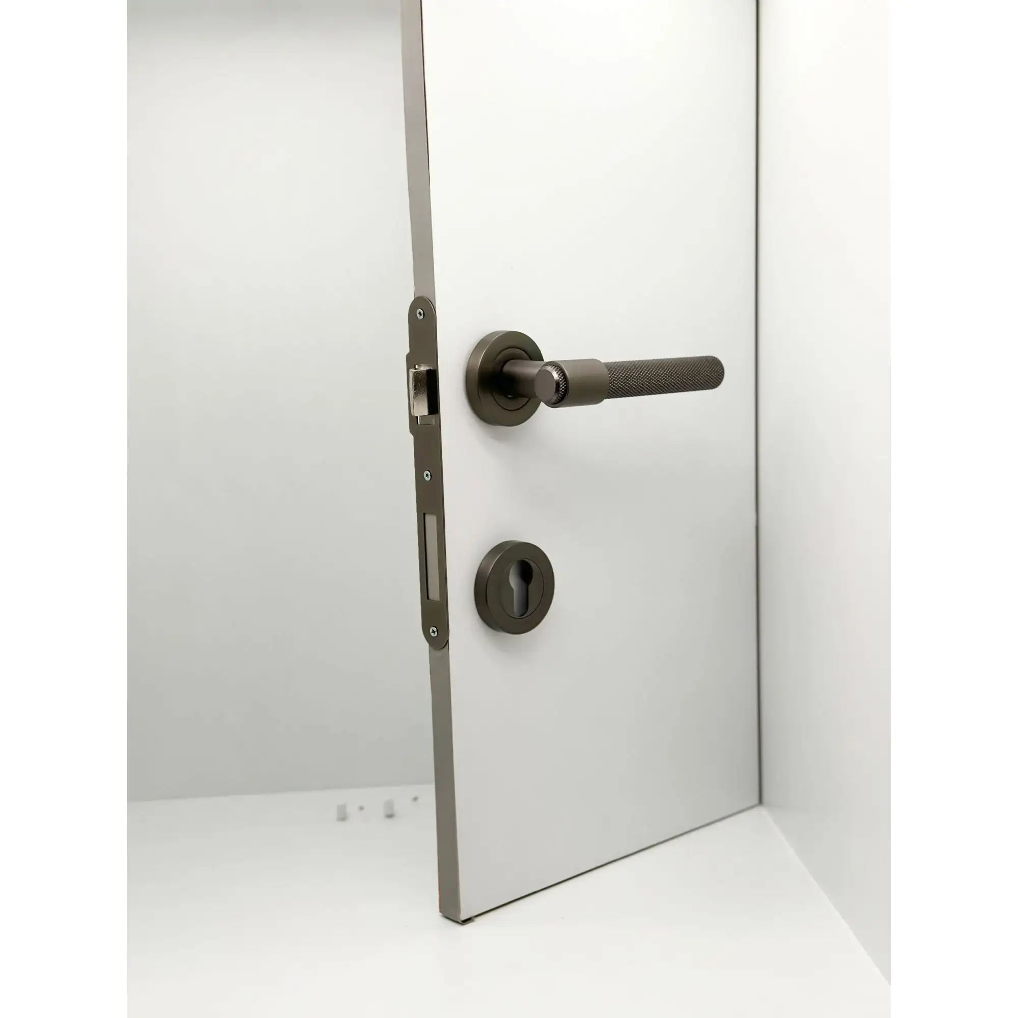 Özen Handles ZK62 Mat Skoç Füme Yale Kapı Kolu Sol Basar